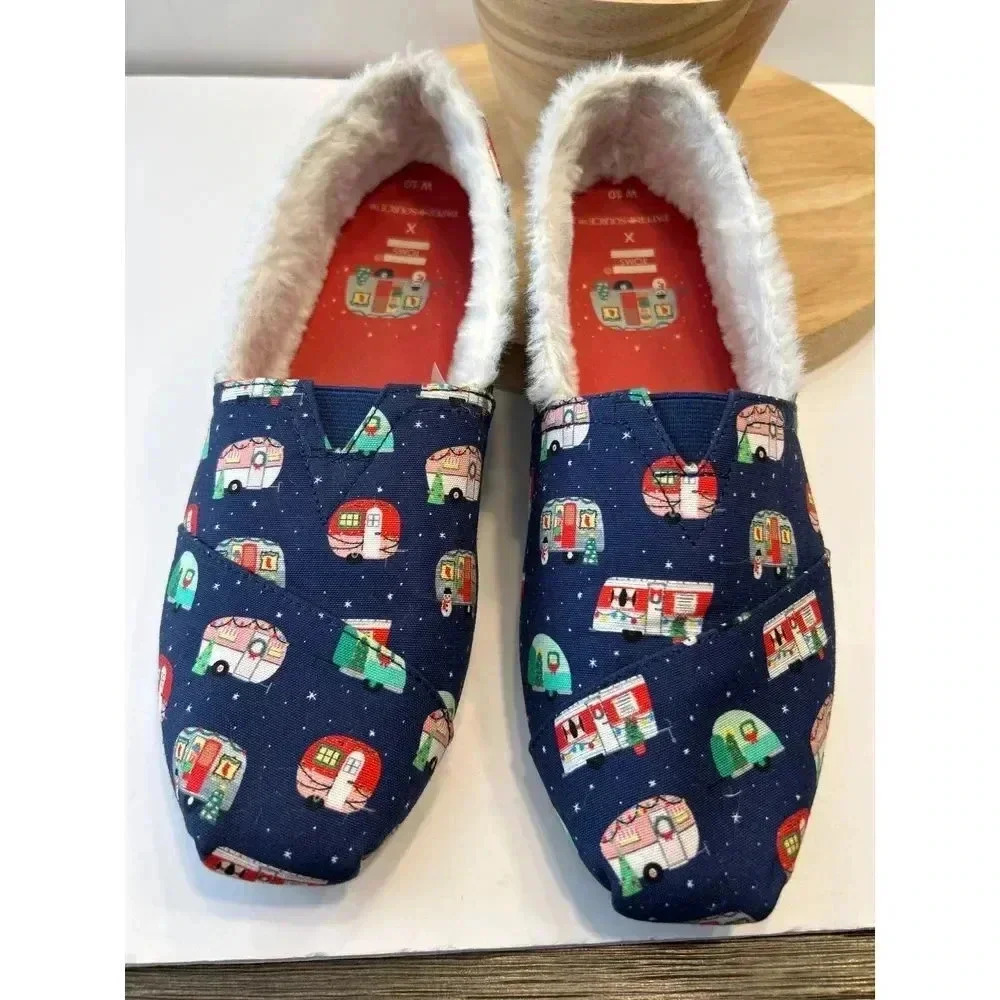 Toms Christmas Vintage Trailers Campers holiday lights fuzzy Shoes Women's 10 - Picture 3 of 5
